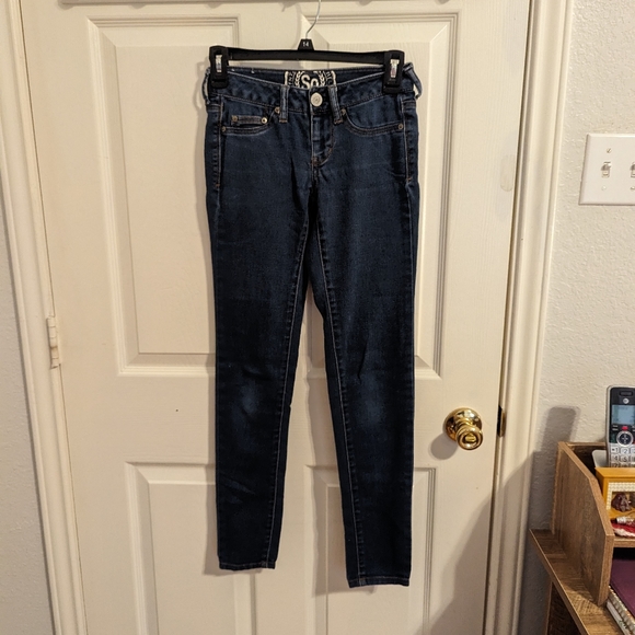 SO Women's Jegging Jeans - Picture 3 of 8